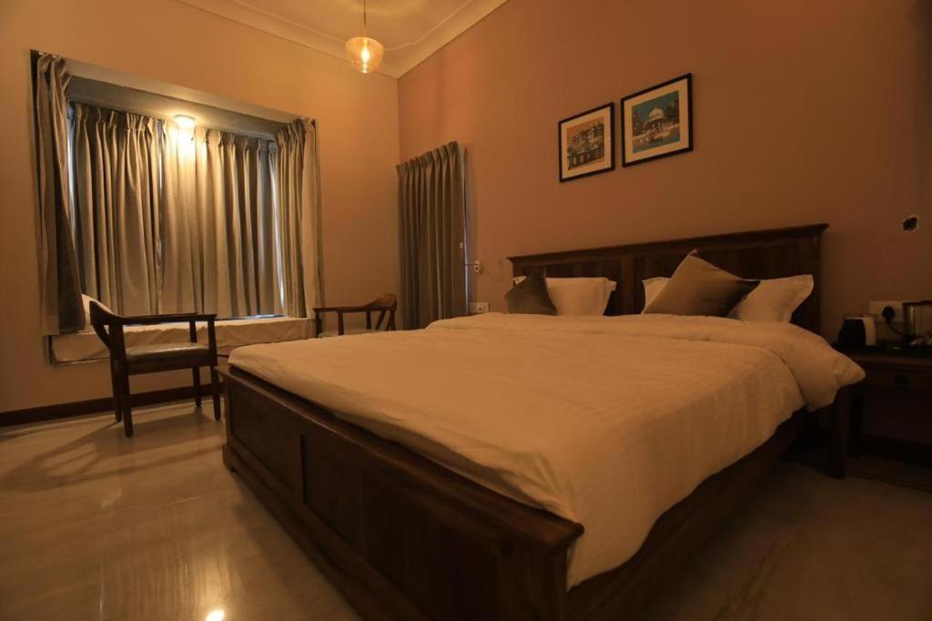 เธียรครห์ พาเลซ Hotel อุเดเปอร์ ภายนอก รูปภาพ