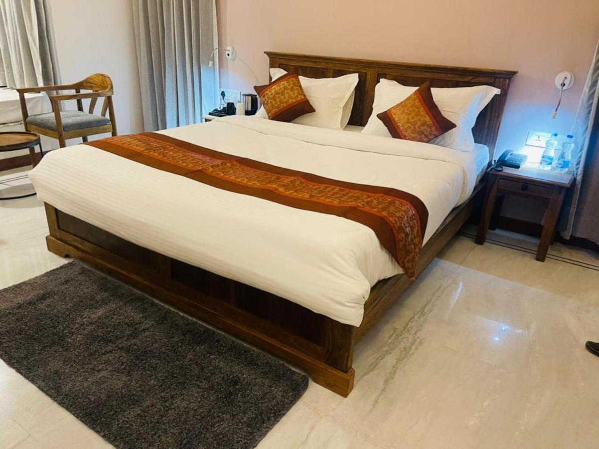 เธียรครห์ พาเลซ Hotel อุเดเปอร์ ภายนอก รูปภาพ