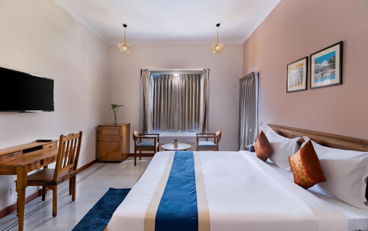 เธียรครห์ พาเลซ Hotel อุเดเปอร์ ภายนอก รูปภาพ